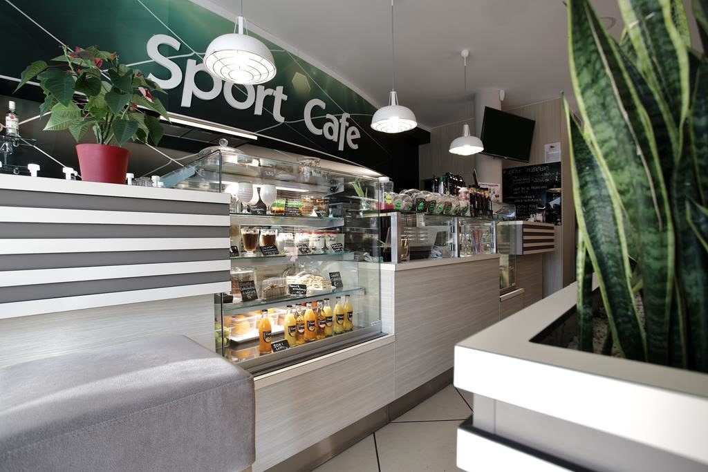 Kawiarnia Sport Cafe Prownes Wnętrza